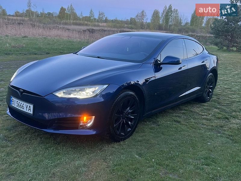 Ліфтбек Tesla Model S 2017 в Пирятині