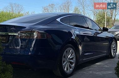 Ліфтбек Tesla Model S 2017 в Івано-Франківську