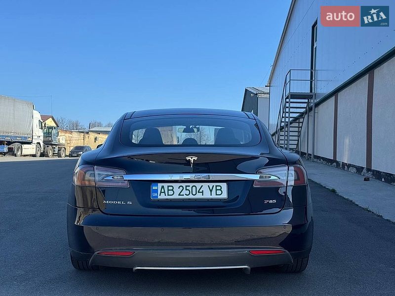 Ліфтбек Tesla Model S 2013 в Вінниці