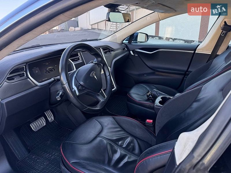 Ліфтбек Tesla Model S 2013 в Вінниці