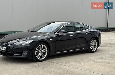 Ліфтбек Tesla Model S 2015 в Вінниці