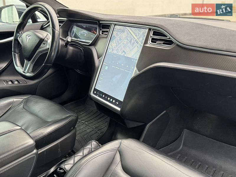 Ліфтбек Tesla Model S 2015 в Вінниці