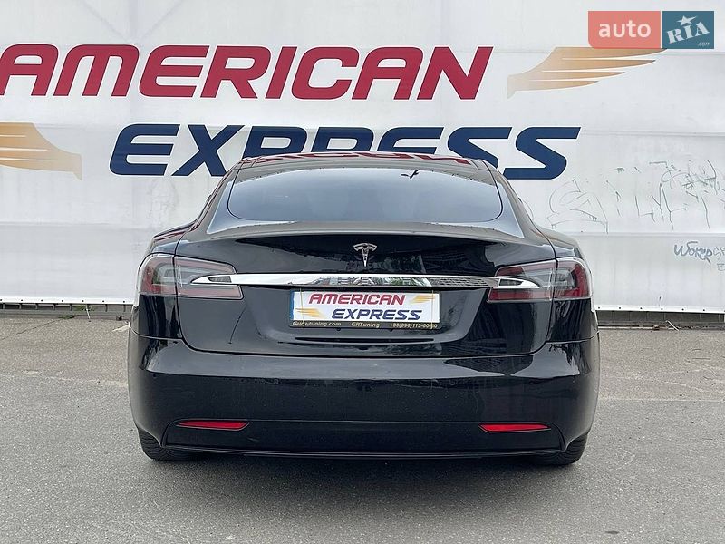 Ліфтбек Tesla Model S 2016 в Києві