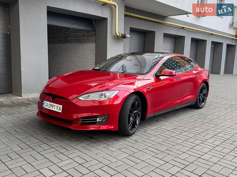 Ліфтбек Tesla Model S 2014 в Черкасах