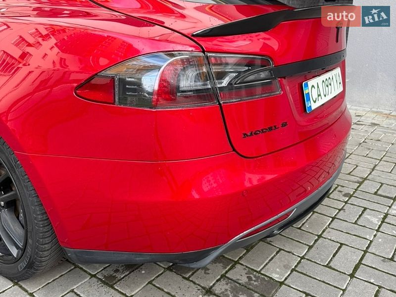 Ліфтбек Tesla Model S 2014 в Черкасах