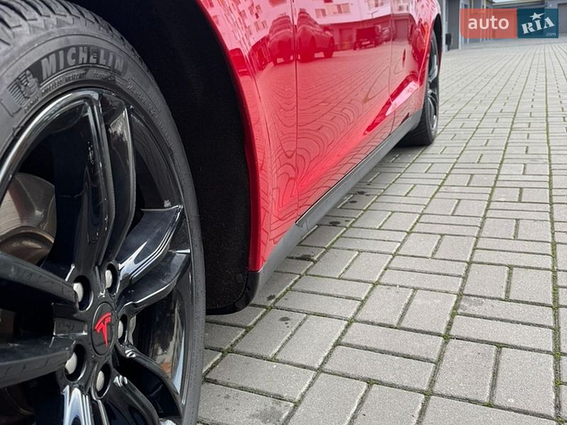 Ліфтбек Tesla Model S 2014 в Черкасах