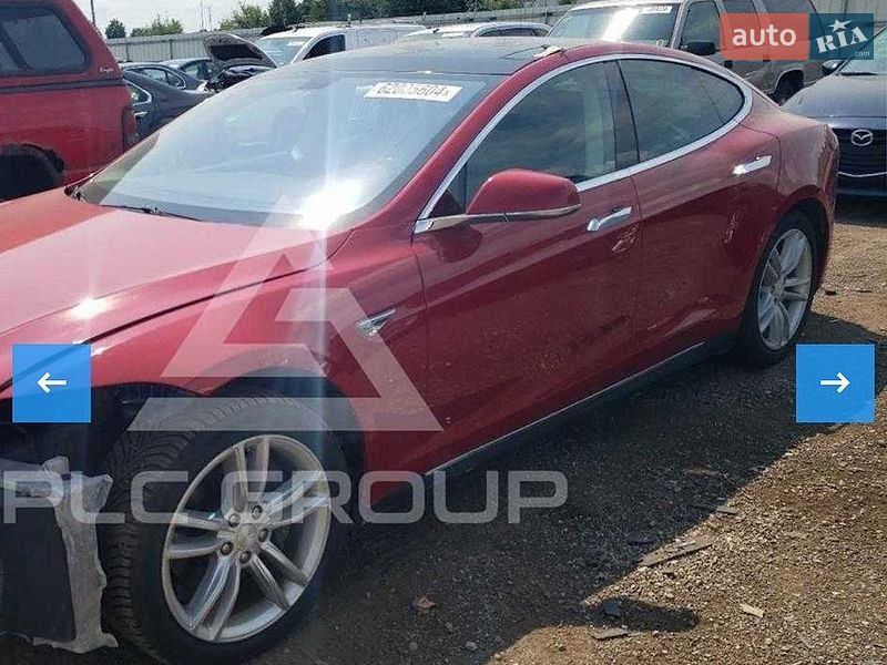 Ліфтбек Tesla Model S 2014 в Черкасах