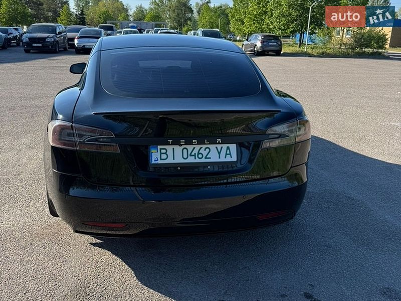 Ліфтбек Tesla Model S 2017 в Дніпрі
