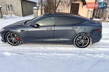 Ліфтбек Tesla Model S 2016 в Городку