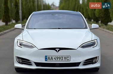 Лифтбек Tesla Model S 2015 в Киеве