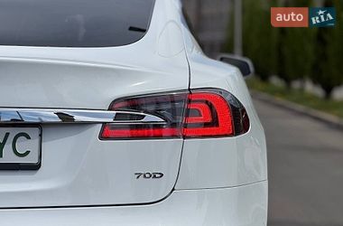 Лифтбек Tesla Model S 2015 в Киеве