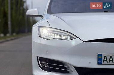 Лифтбек Tesla Model S 2015 в Киеве
