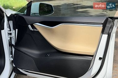 Лифтбек Tesla Model S 2015 в Киеве