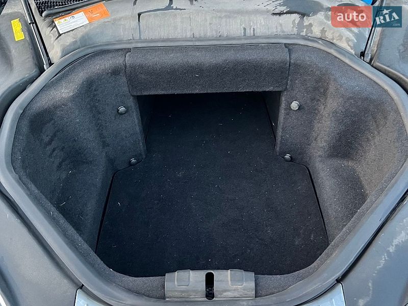 Лифтбек Tesla Model S 2013 в Львове