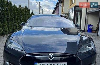 Ліфтбек Tesla Model S 2015 в Львові