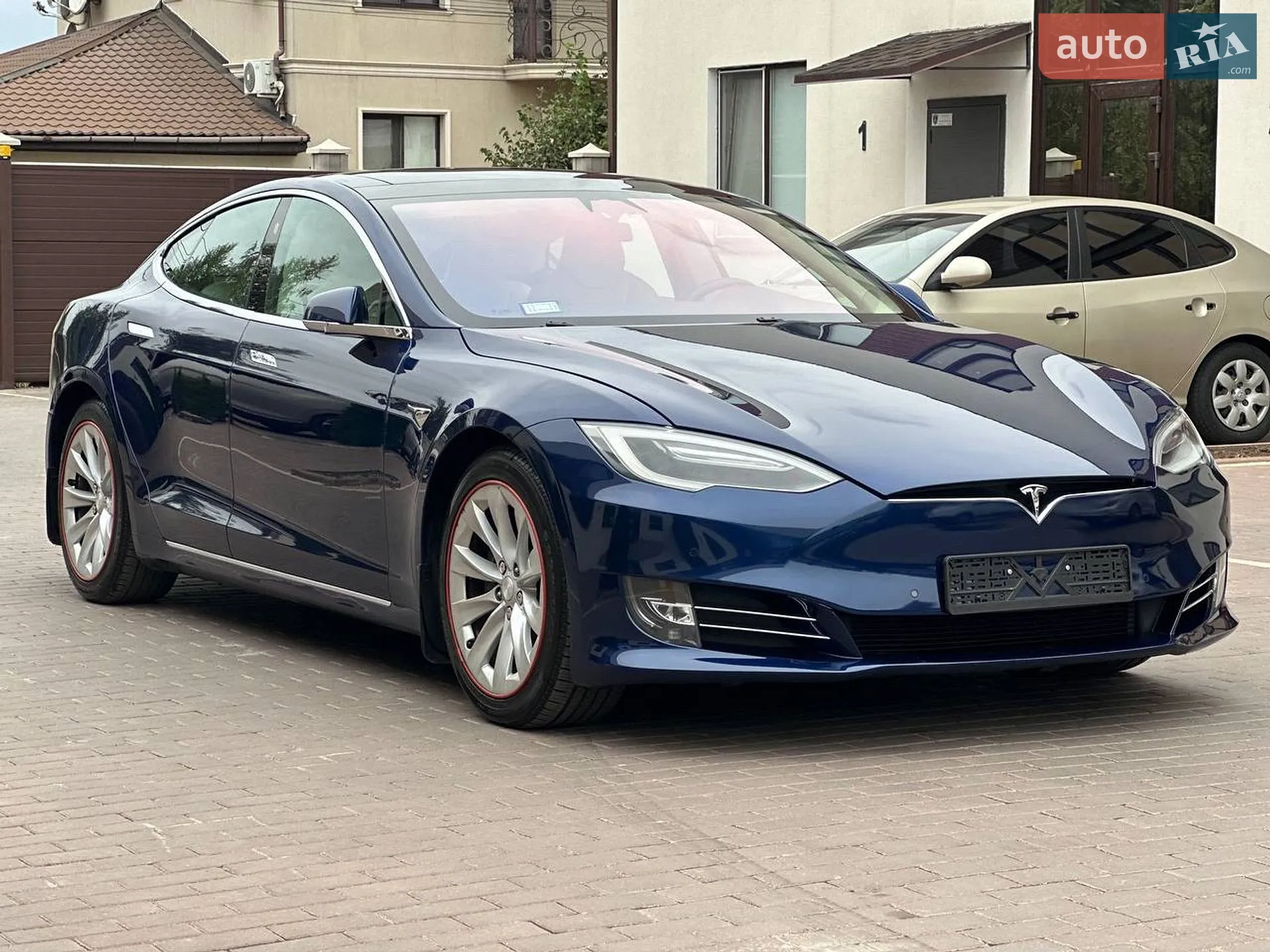2017 Tesla Model S - фото 1