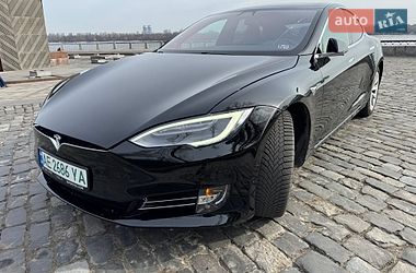 Лифтбек Tesla Model S 2017 в Киеве