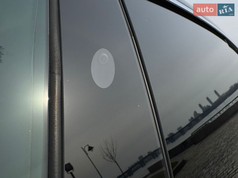 Лифтбек Tesla Model S 2017 в Киеве