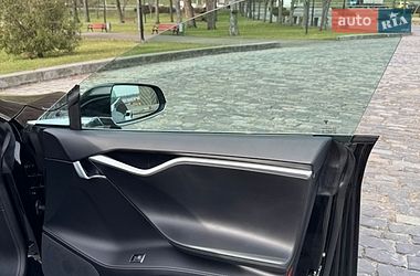 Лифтбек Tesla Model S 2017 в Киеве