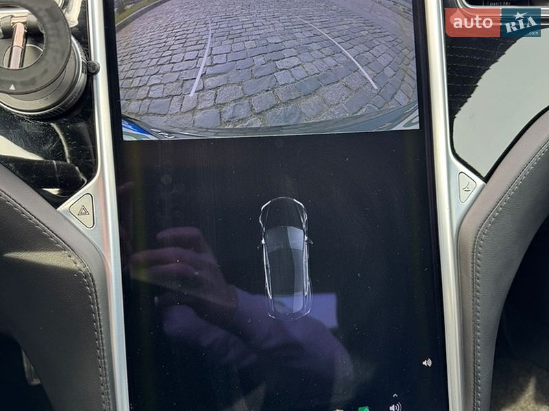 Лифтбек Tesla Model S 2017 в Киеве
