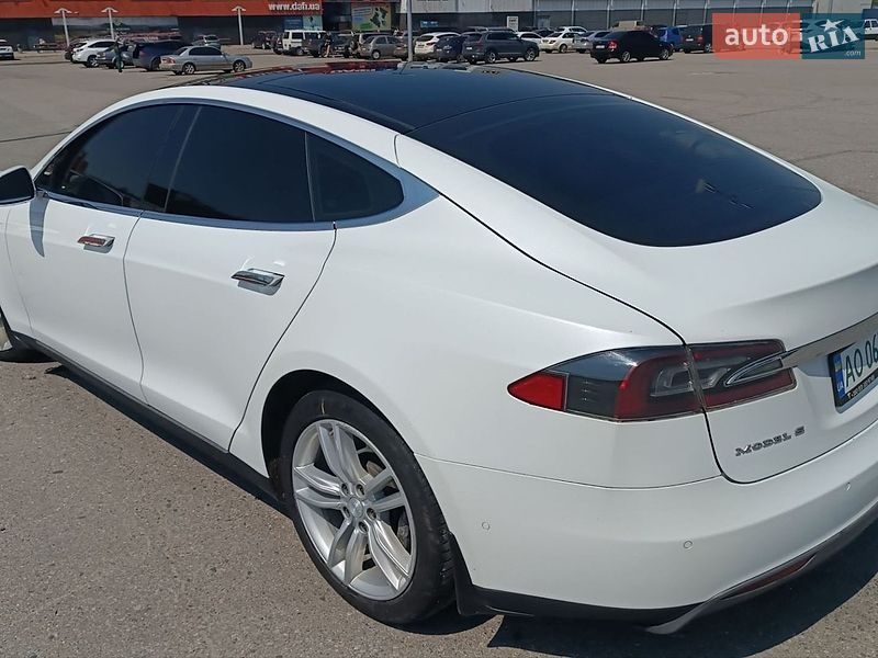 Лифтбек Tesla Model S 2014 в Харькове