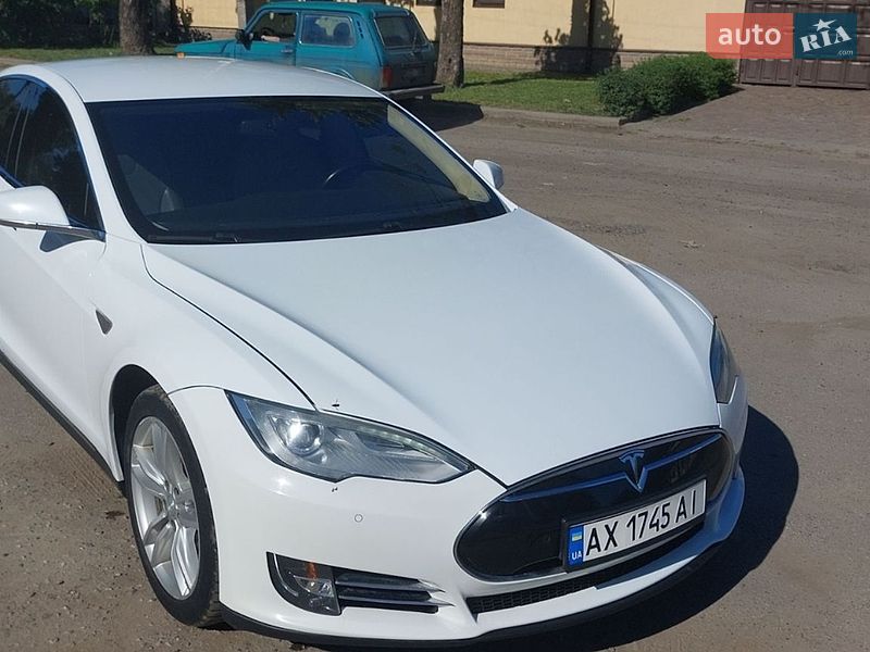Лифтбек Tesla Model S 2013 в Харькове