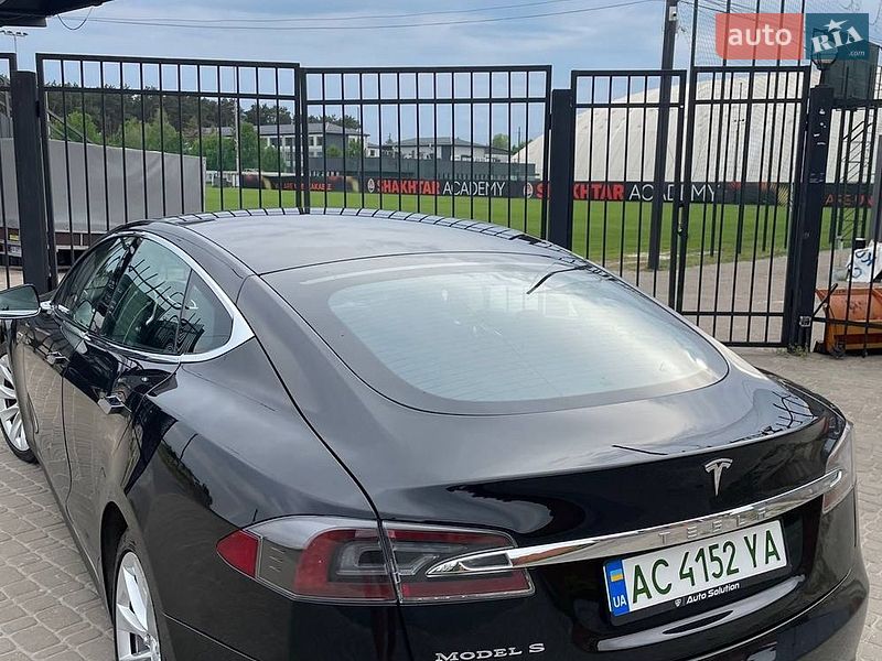 Ліфтбек Tesla Model S 2014 в Києві