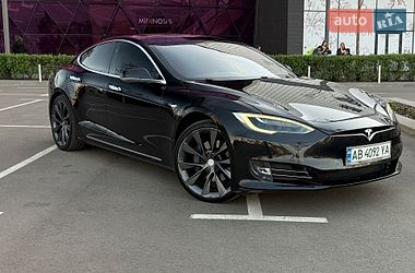 Лифтбек Tesla Model S 2018 в Киеве