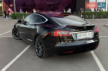 Лифтбек Tesla Model S 2018 в Киеве