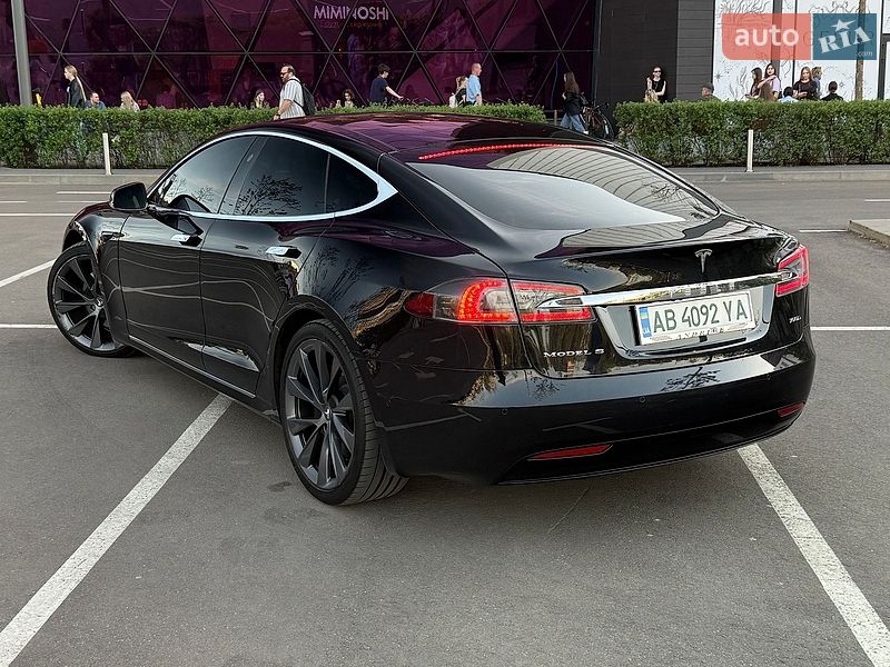 Ліфтбек Tesla Model S 2018 в Києві
