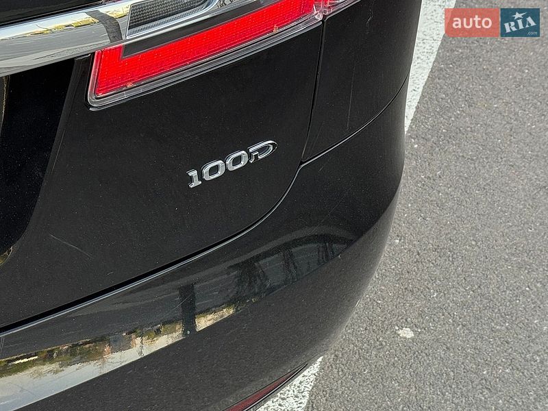 Лифтбек Tesla Model S 2018 в Киеве