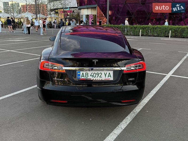 Ліфтбек Tesla Model S 2018 в Києві