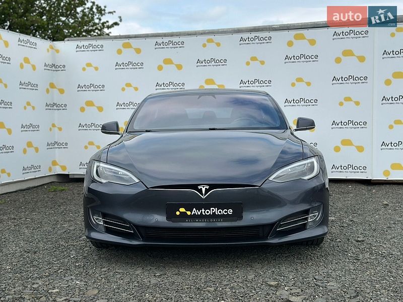 Ліфтбек Tesla Model S 2017 в Луцьку