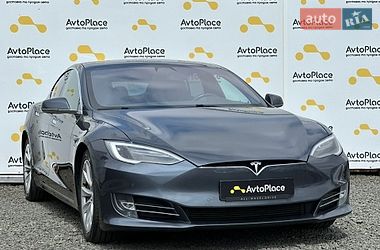 Ліфтбек Tesla Model S 2017 в Луцьку