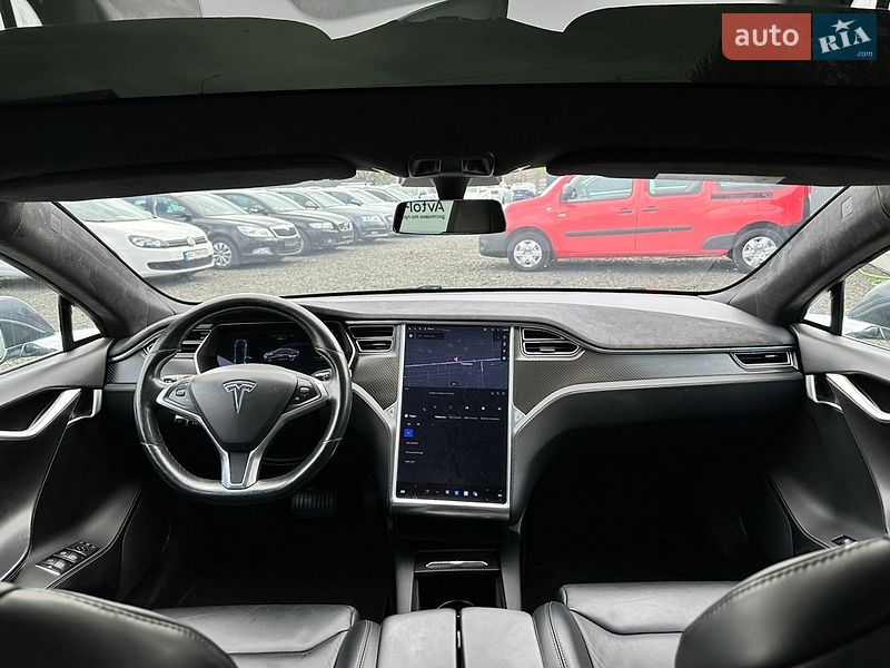 Ліфтбек Tesla Model S 2017 в Луцьку