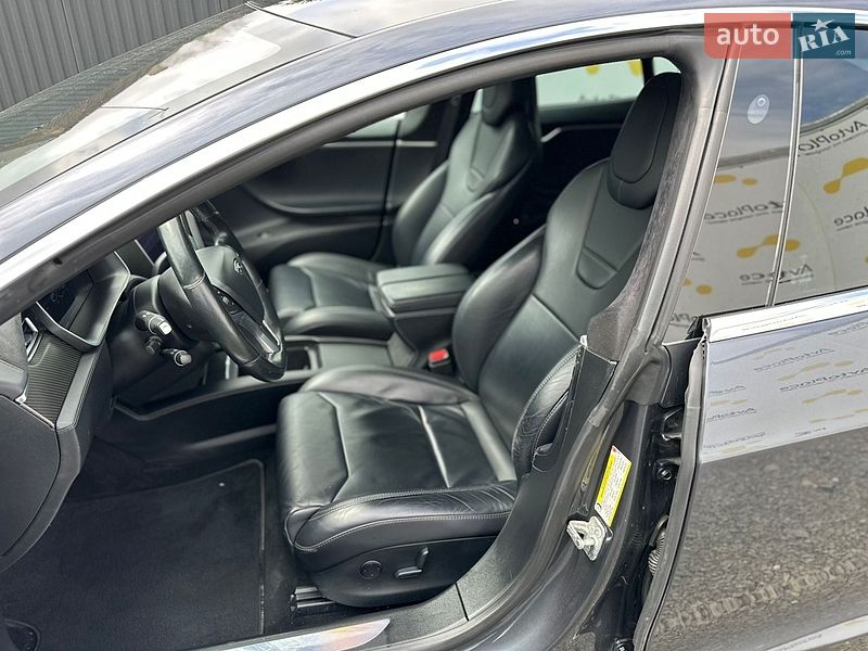 Ліфтбек Tesla Model S 2017 в Луцьку