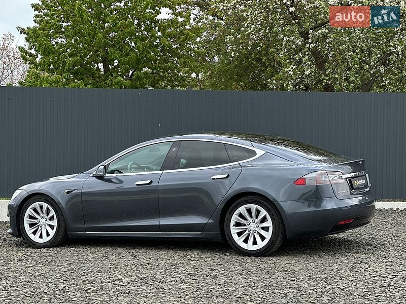 Ліфтбек Tesla Model S 2017 в Луцьку