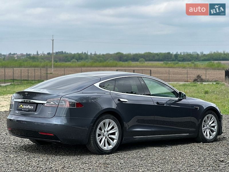 Ліфтбек Tesla Model S 2017 в Луцьку