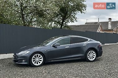 Ліфтбек Tesla Model S 2017 в Луцьку