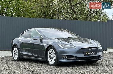 Ліфтбек Tesla Model S 2017 в Луцьку