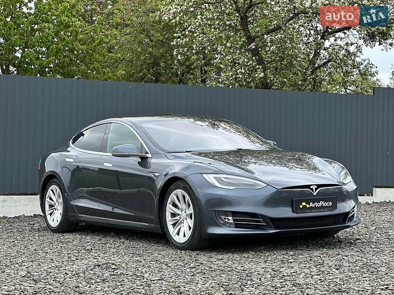 Ліфтбек Tesla Model S 2017 в Луцьку