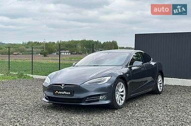 Ліфтбек Tesla Model S 2017 в Луцьку