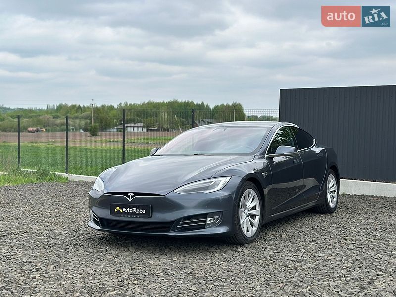 Ліфтбек Tesla Model S 2017 в Луцьку