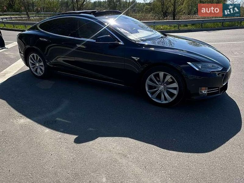 Tesla Model S 2013