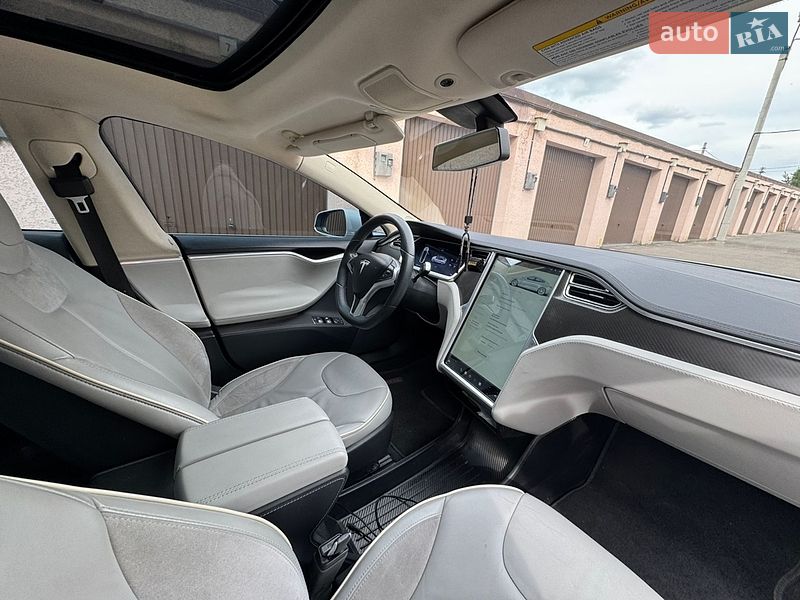 Лифтбек Tesla Model S 2014 в Софиевской Борщаговке