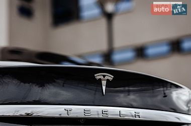 Лифтбек Tesla Model S 2017 в Днепре фото 26 Лифтбек Tesla Model S 2017 в Днепре