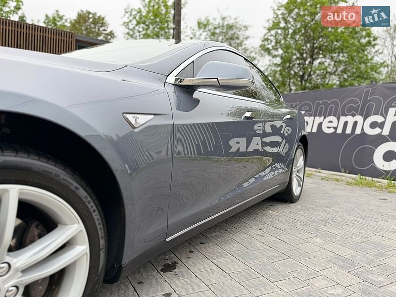 Лифтбек Tesla Model S 2013 в Ивано-Франковске