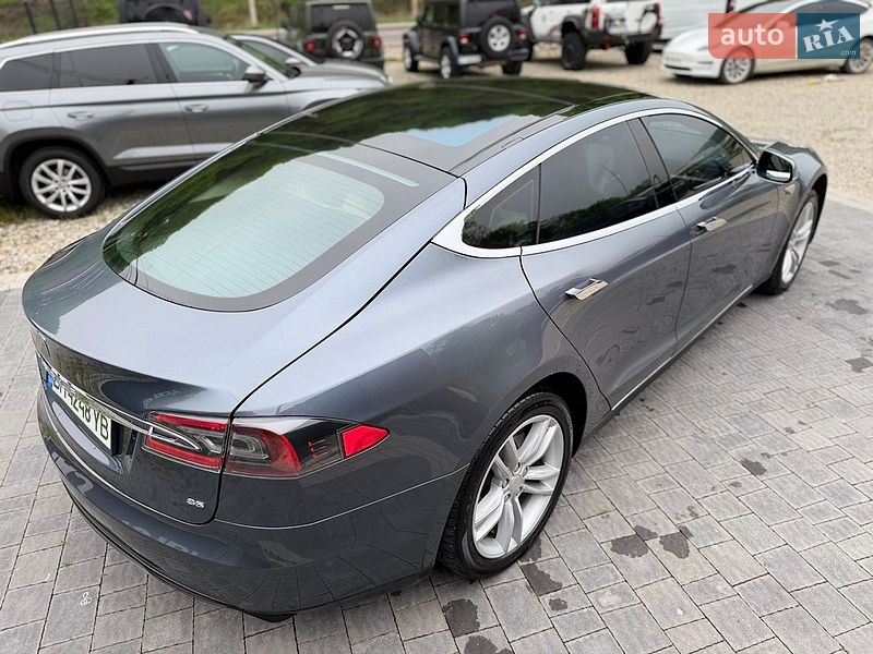 Лифтбек Tesla Model S 2013 в Ивано-Франковске