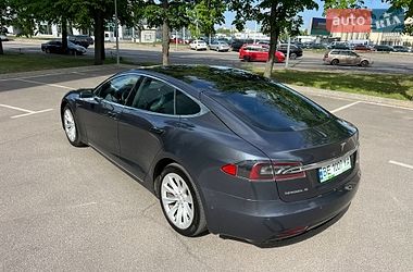 Лифтбек Tesla Model S 2018 в Киеве