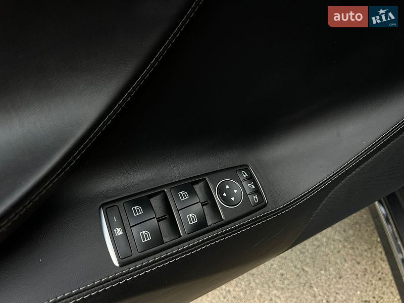 Лифтбек Tesla Model S 2018 в Киеве